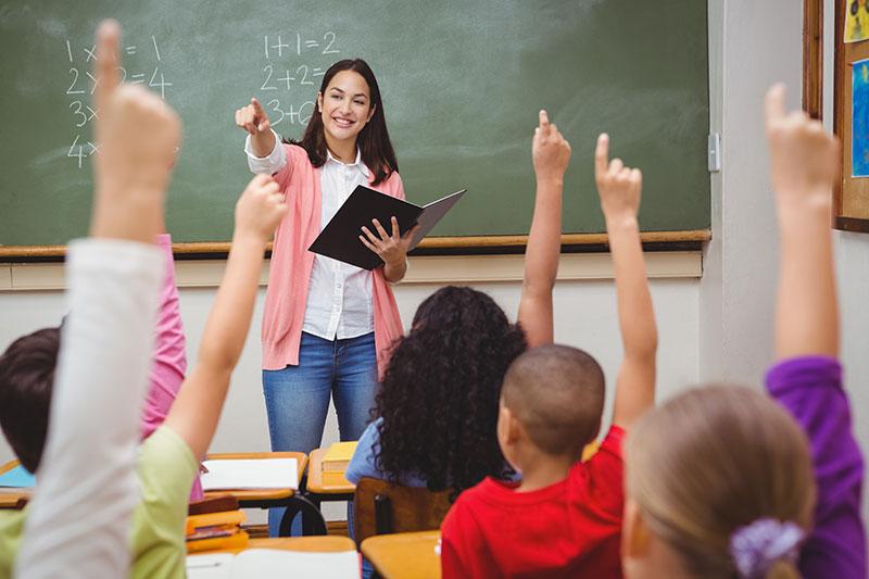 Kids learning Chinese in class